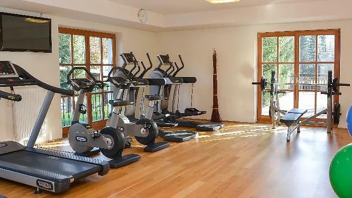 Q! Готель Кіцбюель